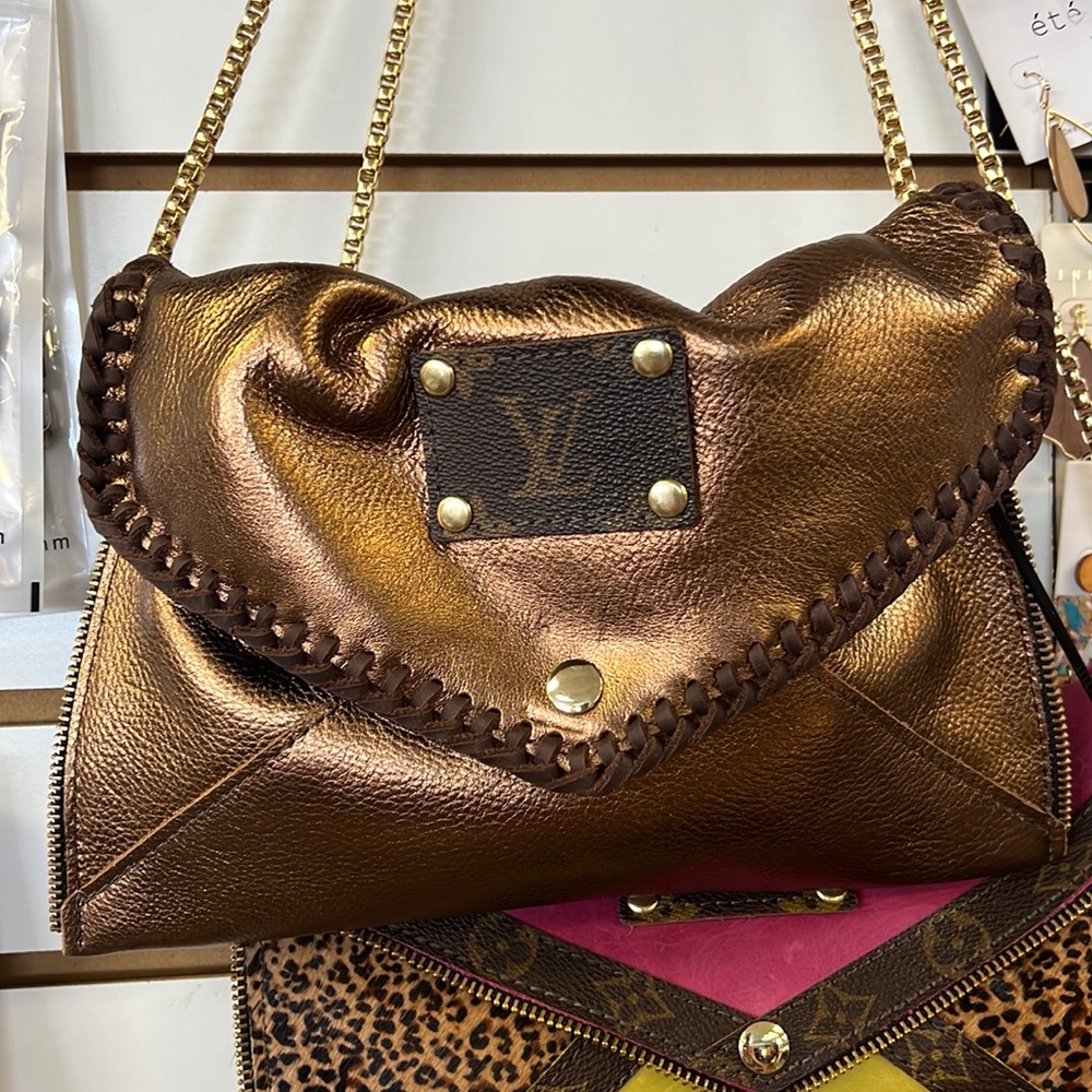 Metallic Bronze Women's Crossbody Bag with Chain Strap
